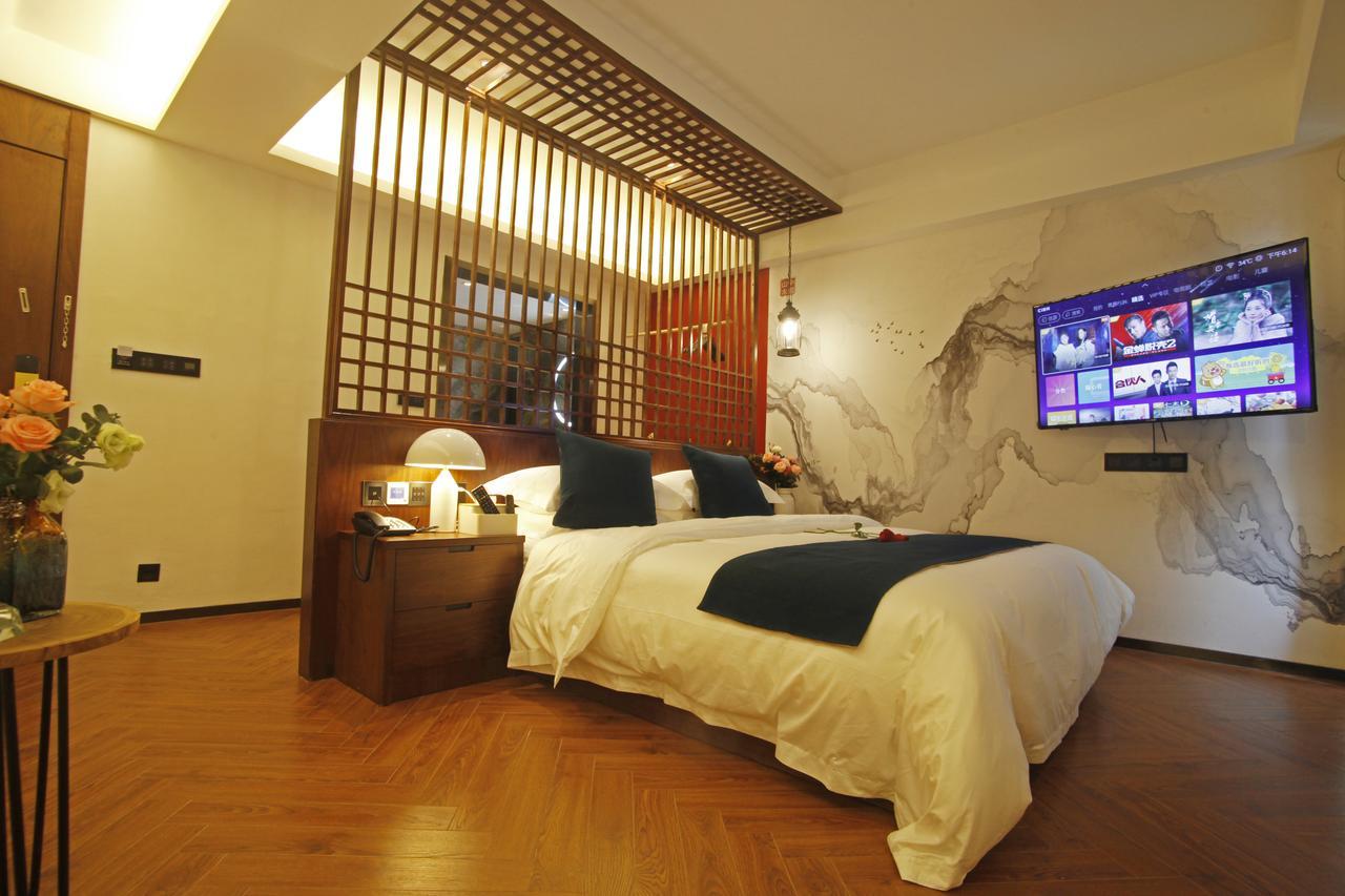 張家界武陵源北岸輕奢客棧 森林公園店 Hotel Zhangjiajie Eksteriør billede