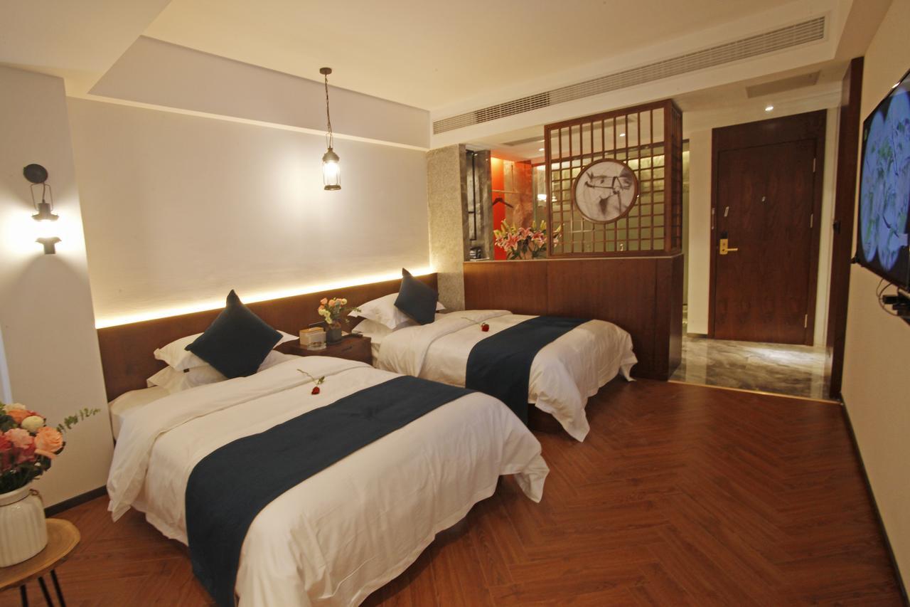 張家界武陵源北岸輕奢客棧 森林公園店 Hotel Zhangjiajie Eksteriør billede
