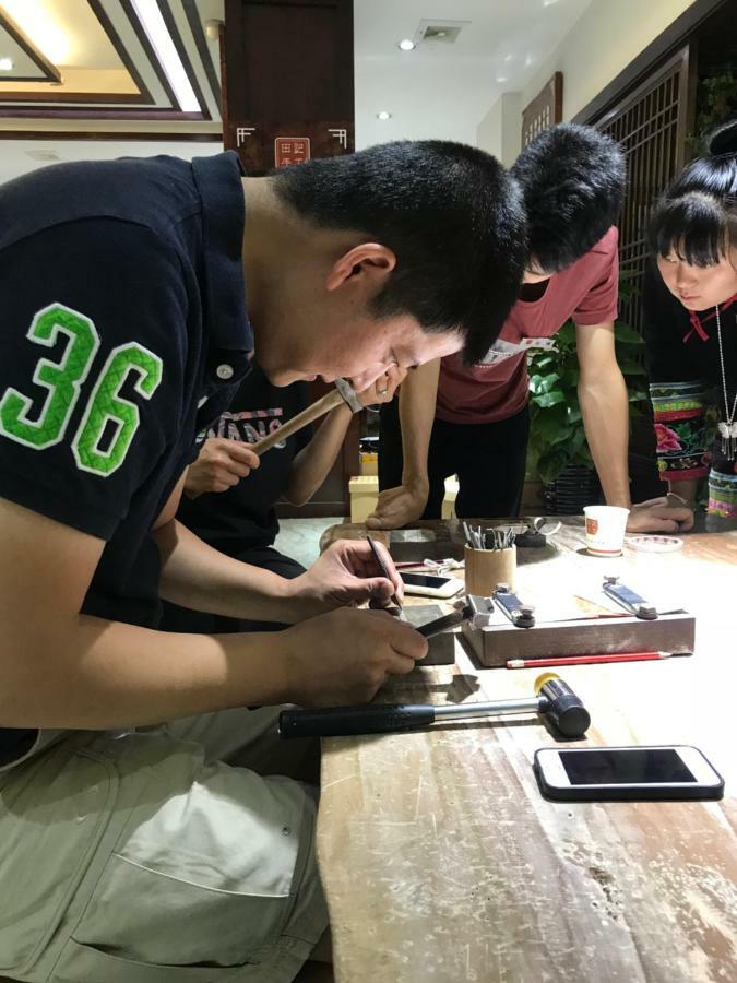張家界武陵源北岸輕奢客棧 森林公園店 Hotel Zhangjiajie Eksteriør billede