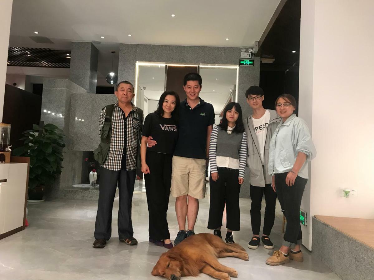 張家界武陵源北岸輕奢客棧 森林公園店 Hotel Zhangjiajie Eksteriør billede
