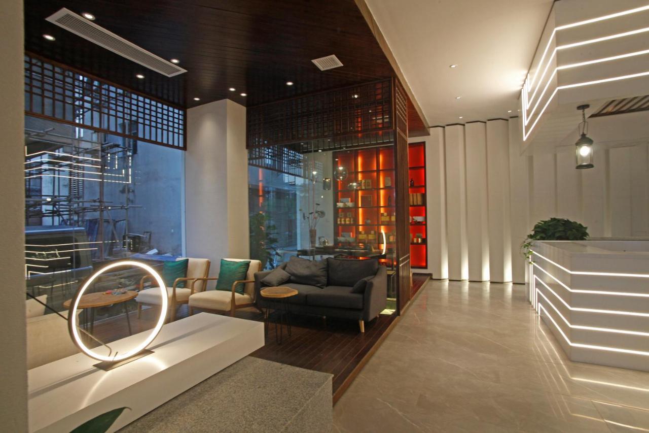 張家界武陵源北岸輕奢客棧 森林公園店 Hotel Zhangjiajie Eksteriør billede