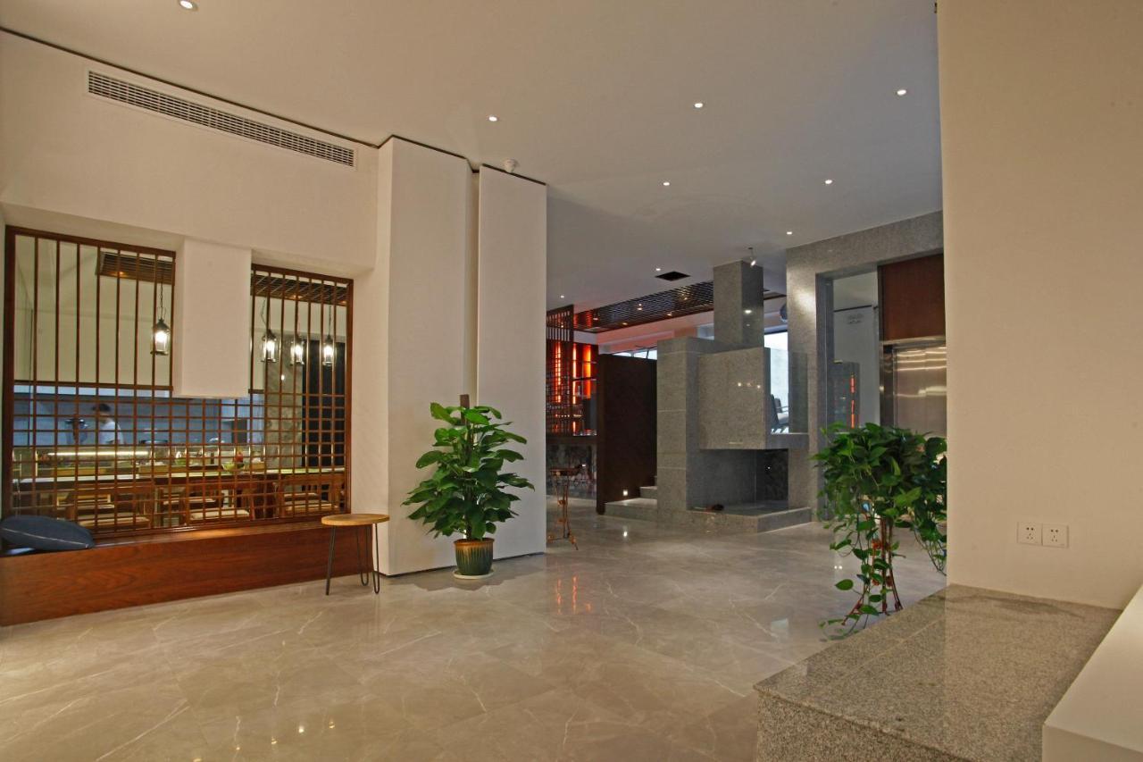 張家界武陵源北岸輕奢客棧 森林公園店 Hotel Zhangjiajie Eksteriør billede